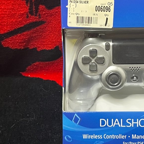 Playstation Controller. Silver. Unopened. - Picture 3 of 10
